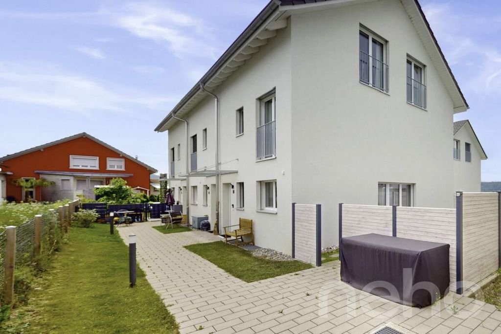 Property photo 2 of 12