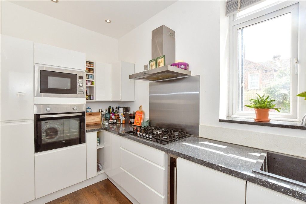Property photo 3 of 6 Kitchen
