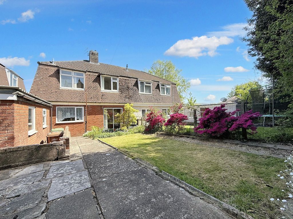 Property photo 2 of 26