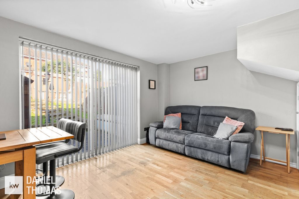 Property photo 3 of 23