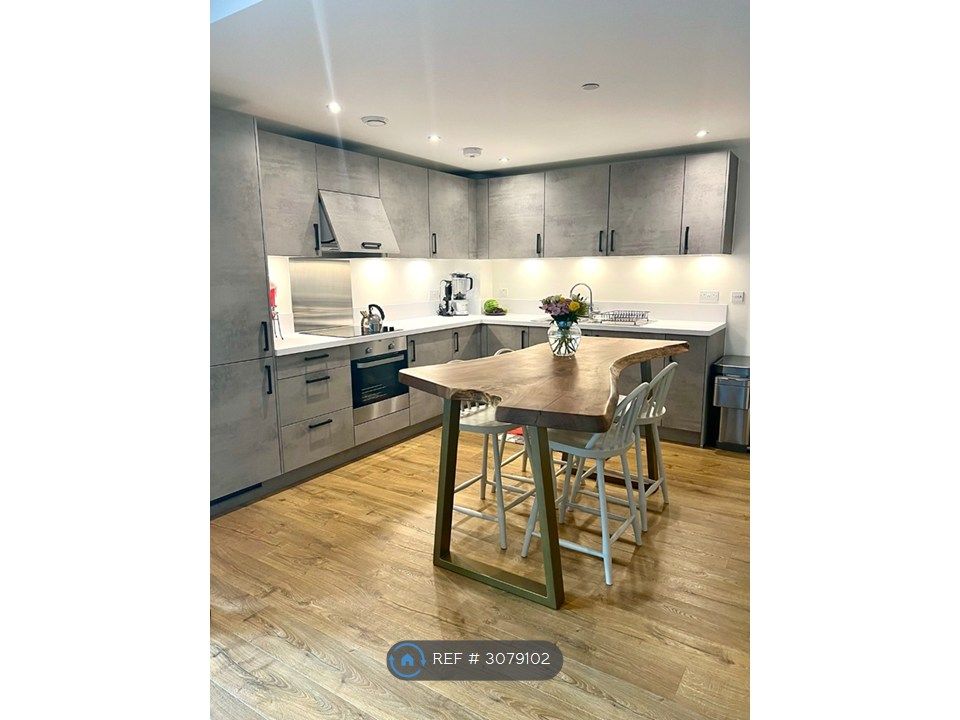 Property photo 1 of 11 Kitchen