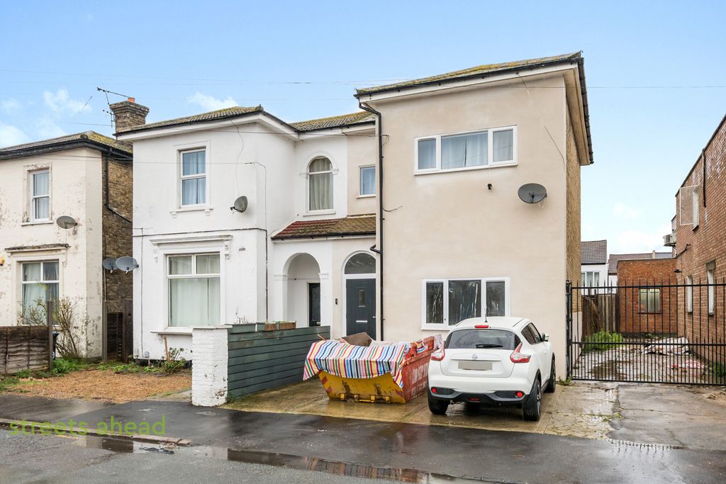 Property photo 1 of 10 F9138Fd2-d702-44c...