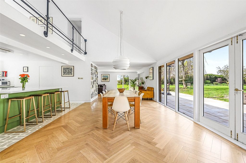 Property photo 2 of 28 Picture No. 92