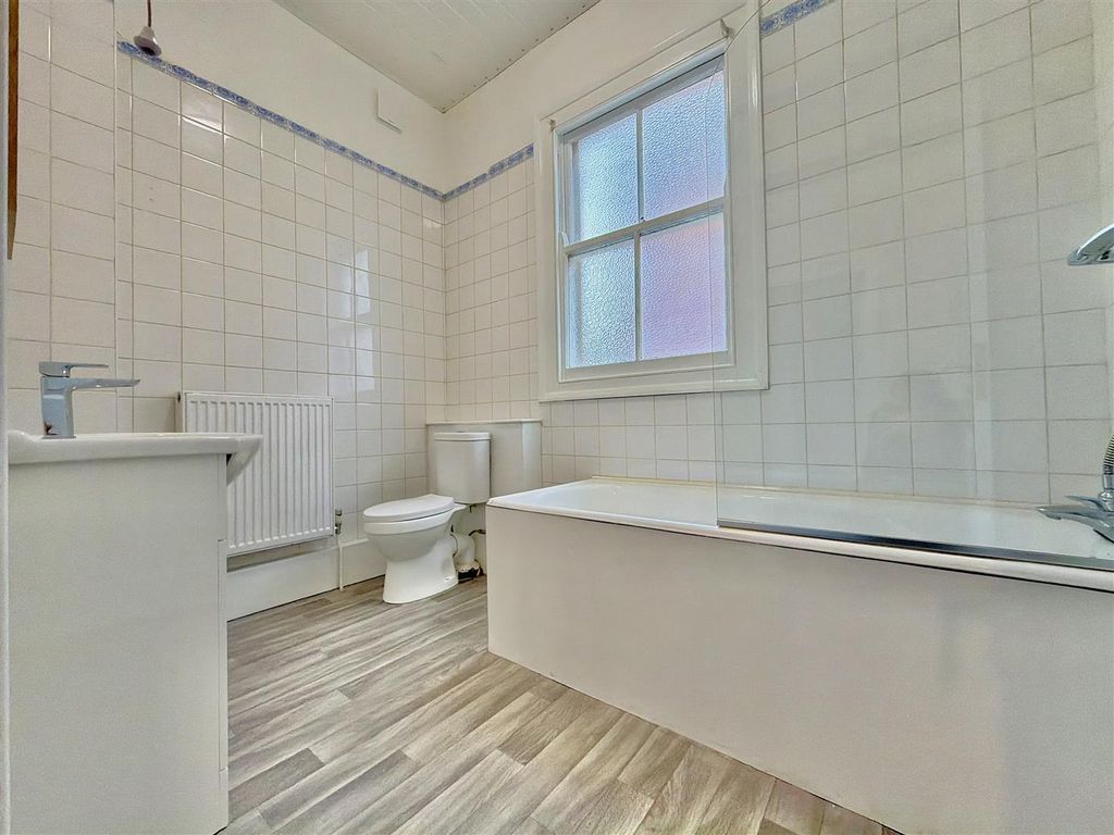 Property photo 3 of 9 Family Bathroom/ WC