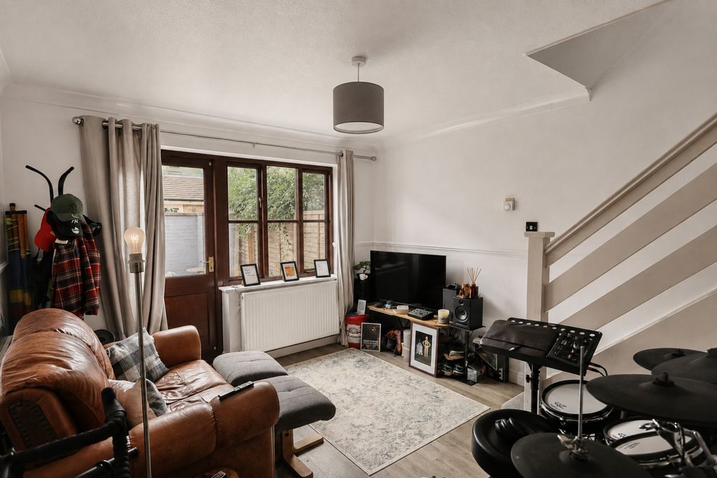 Property photo 2 of 8 576C384B-9D7A-4343-8Fce-928Ddb456F7E