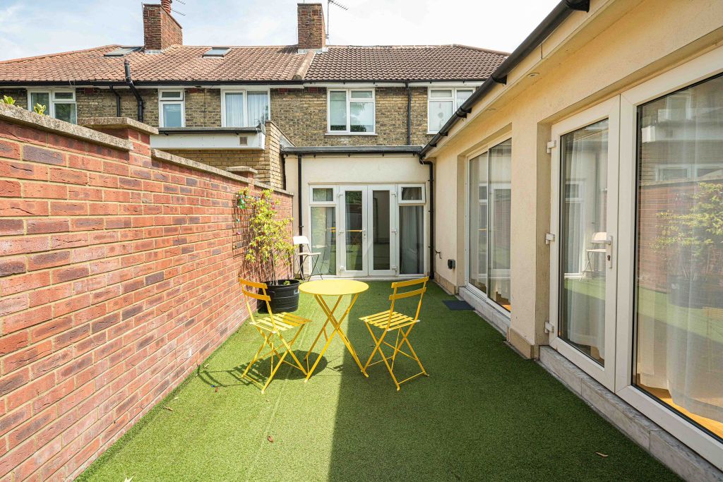 Property photo 1 of 16