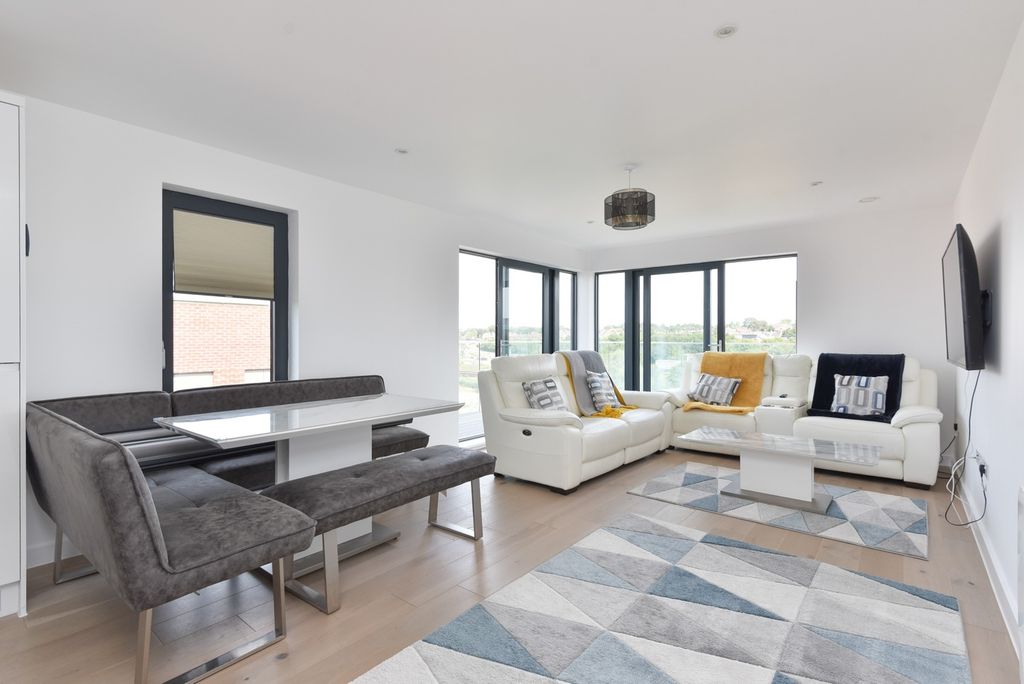 Property photo 2 of 19 5337214