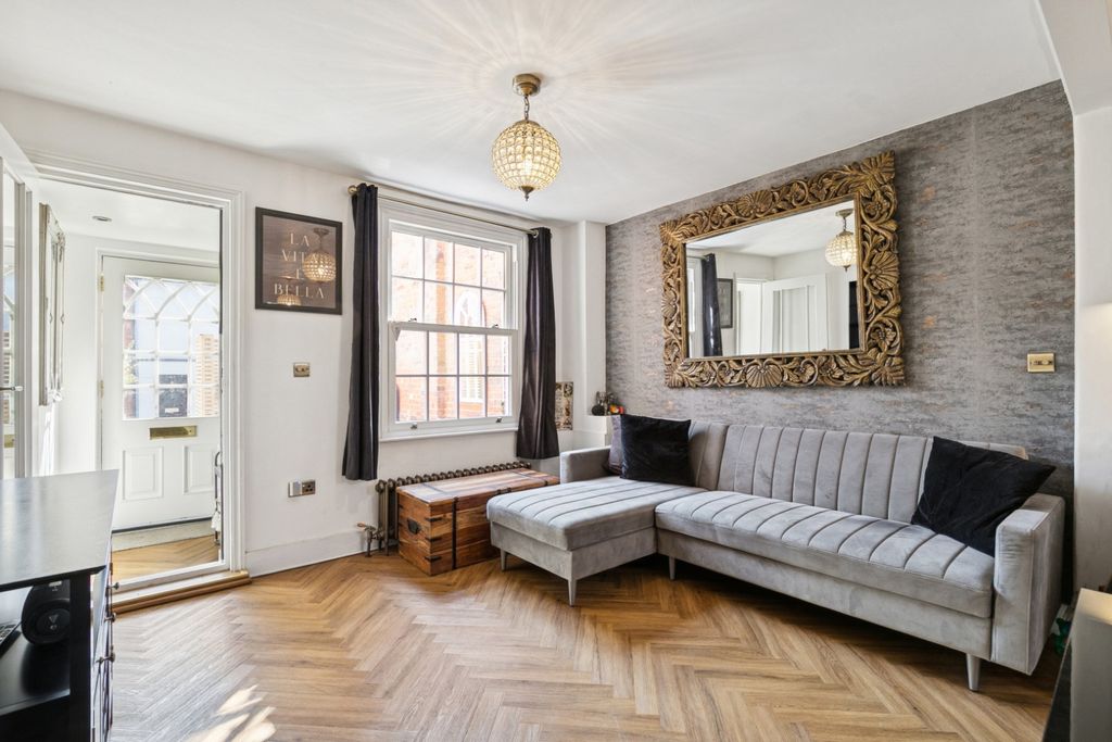 Property photo 2 of 22 5352023