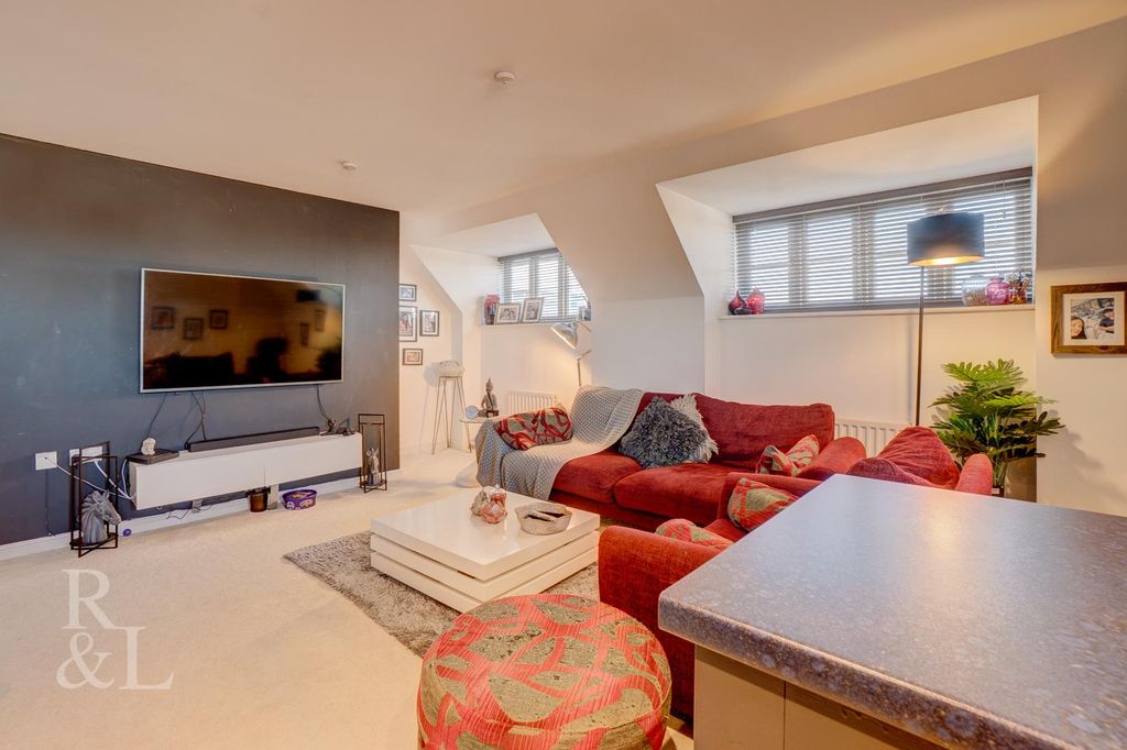 Property photo 3 of 12 Batched (11).Jpg