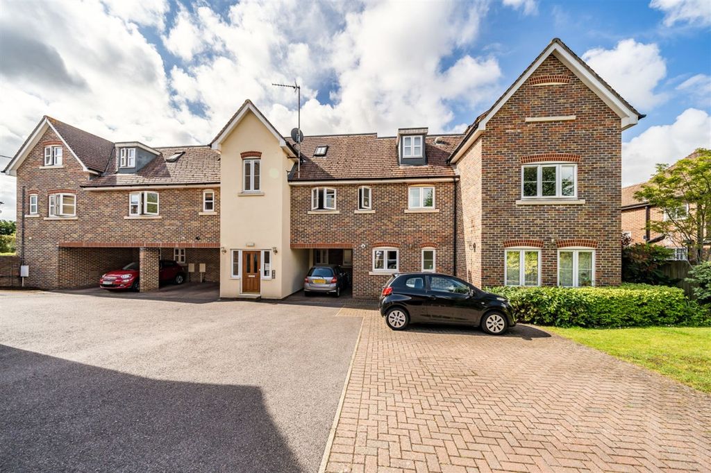 Property photo 2 of 12