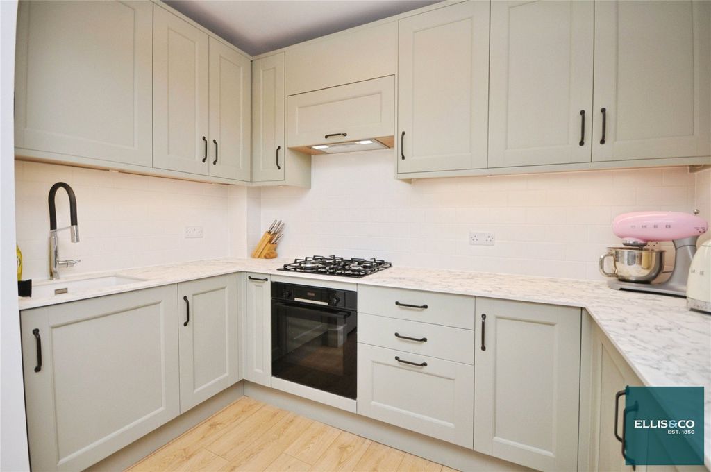 Property photo 3 of 8 Picture No. 02