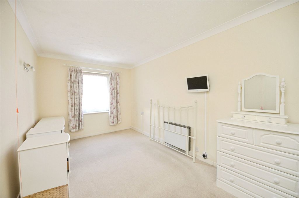 Property photo 3 of 14 Bedroom