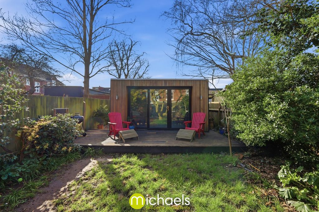 Property photo 2 of 37