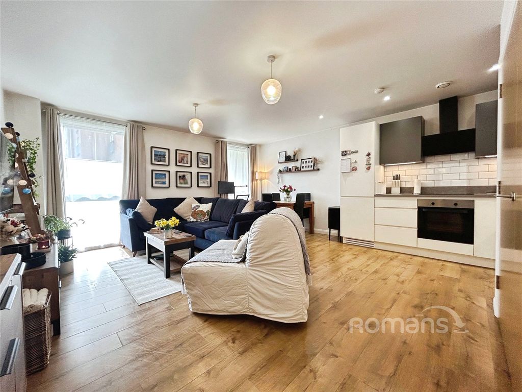 Property photo 2 of 9 Picture No. 19