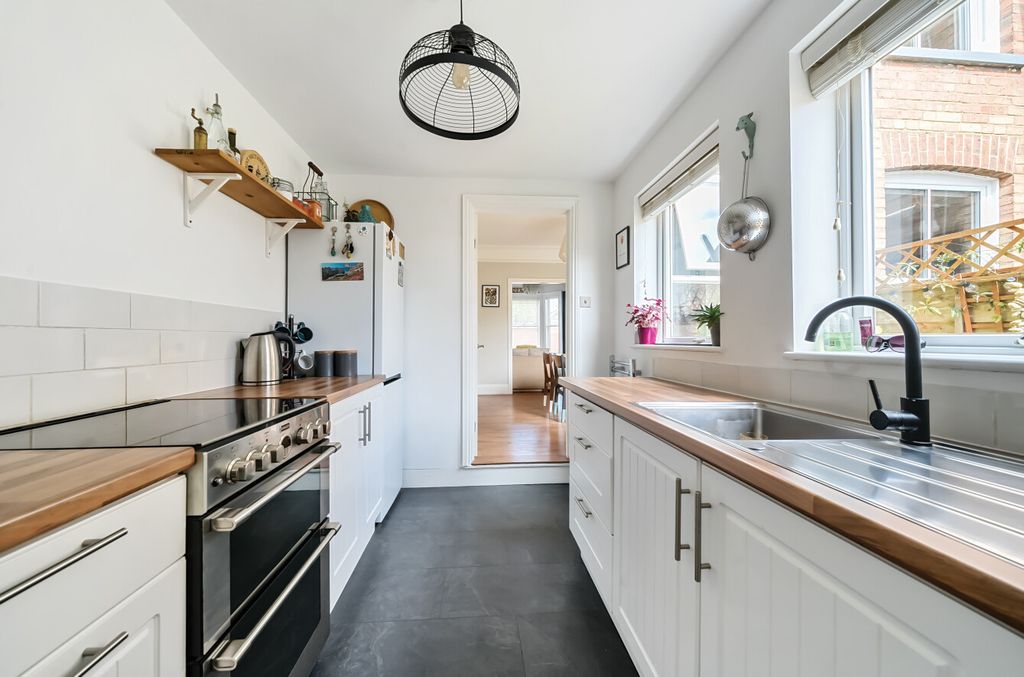 Property photo 3 of 21 Refitted Kitchen