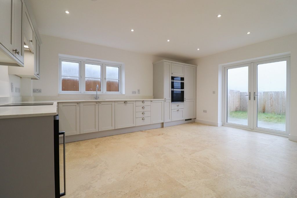Property photo 3 of 31 3900294