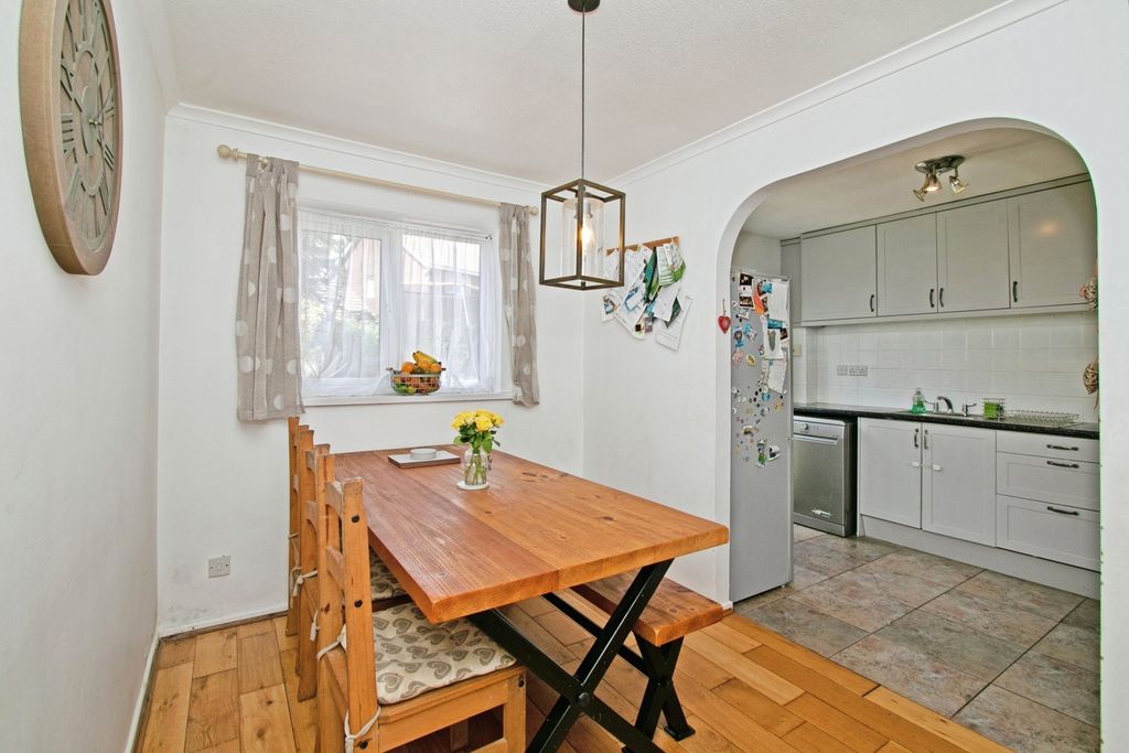 Property photo 2 of 17 Kitchen
