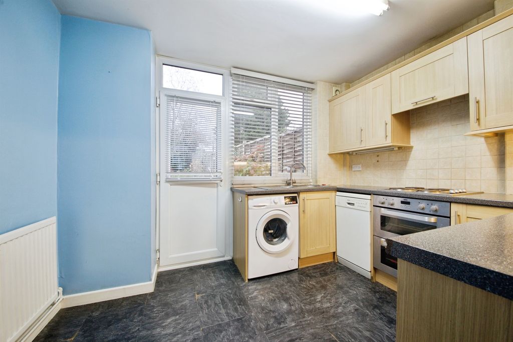 Property photo 3 of 13