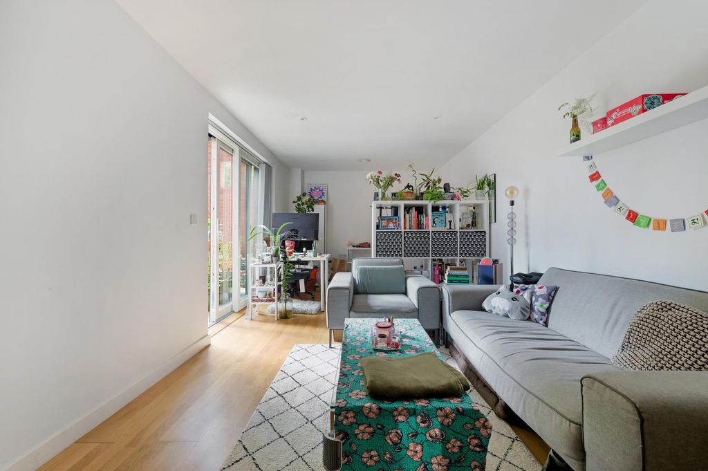 Property photo 3 of 11