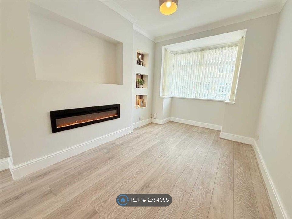 Property photo 2 of 10 Lounge