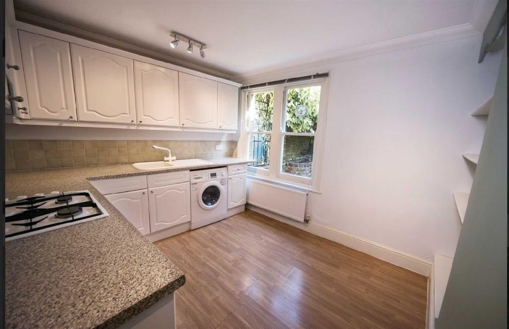 Property photo 1 of 4