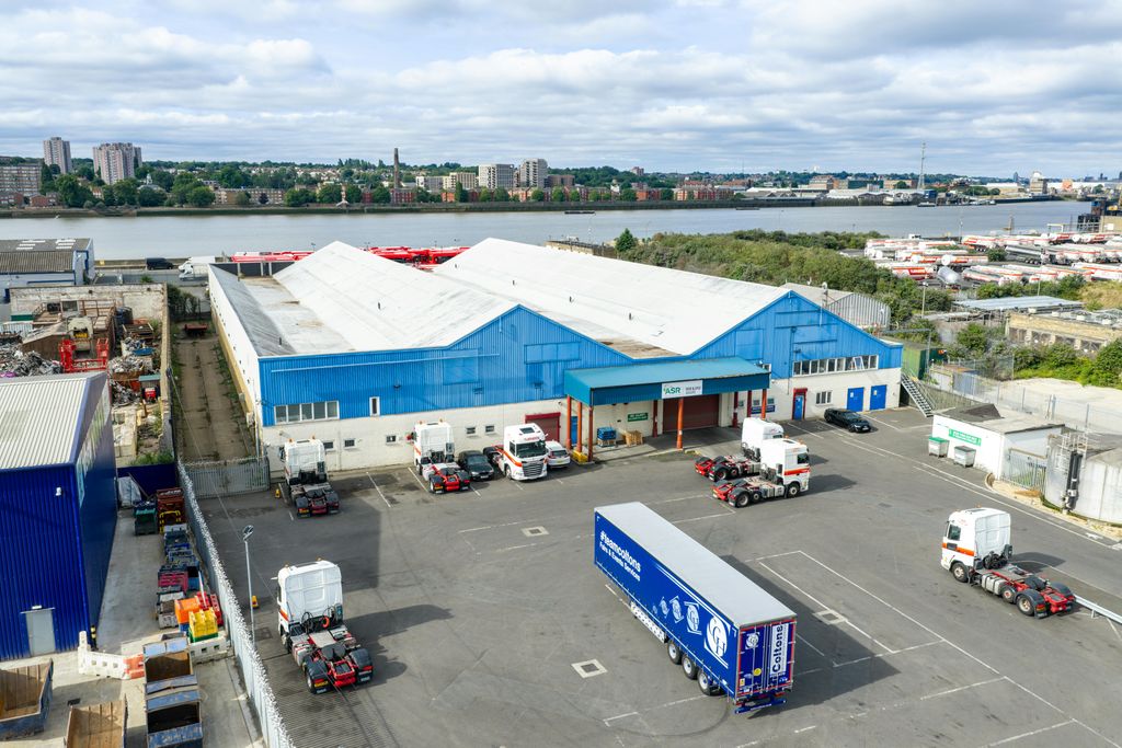 Property photo 3 of 35 Unit 8 Standard Industrial Estate 71.Jpg