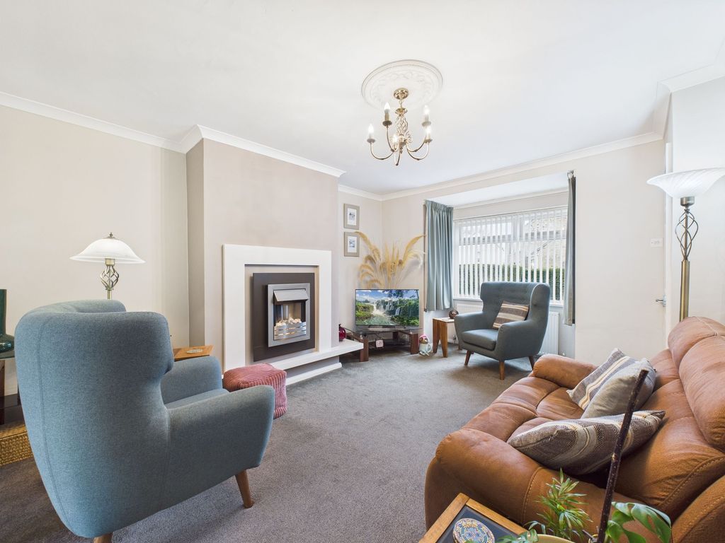 Property photo 2 of 12 Lounge