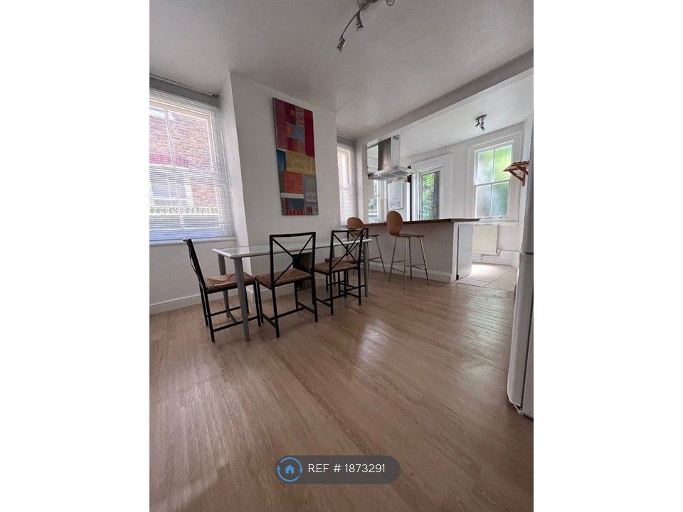 Property photo 1 of 11 Kitchen Dining