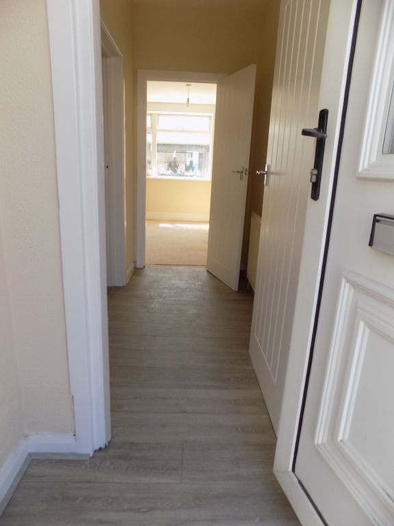 Property photo 2 of 10 Entrance Hall