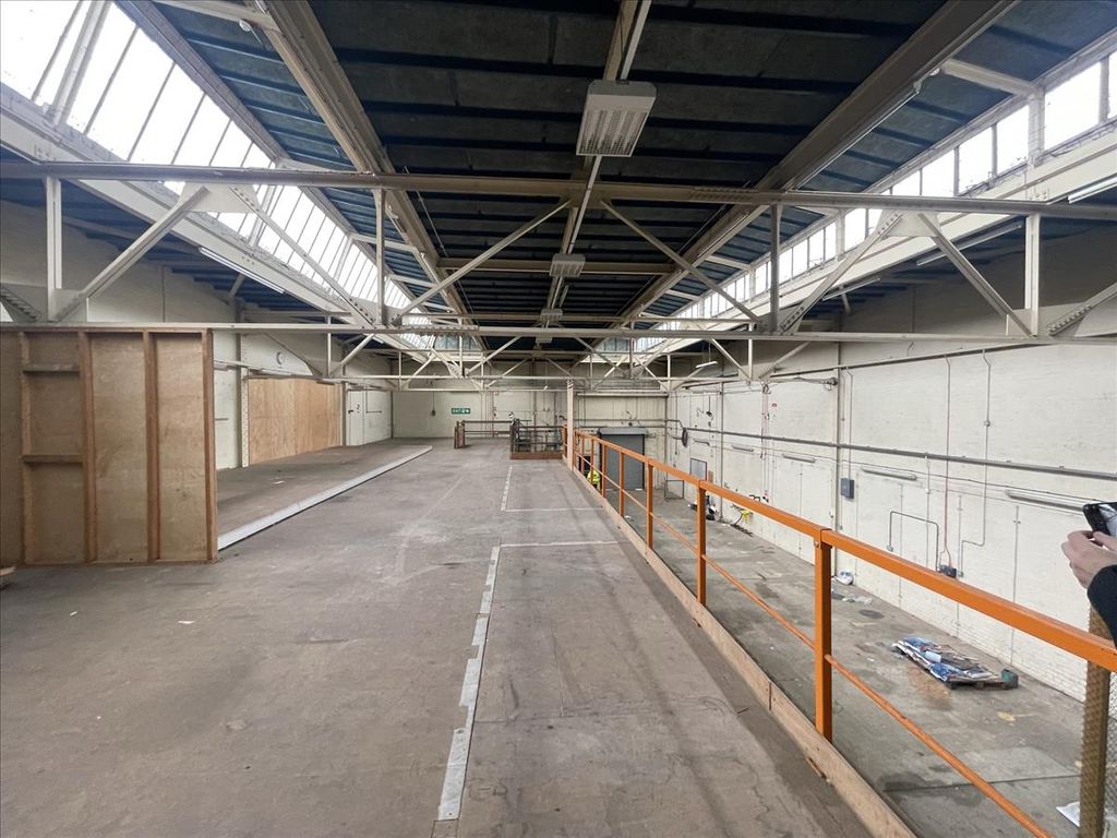 Property photo 3 of 28