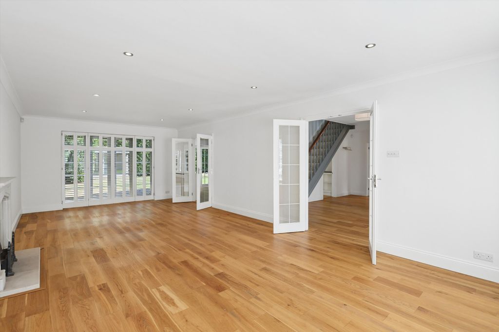 Property photo 3 of 18 Image