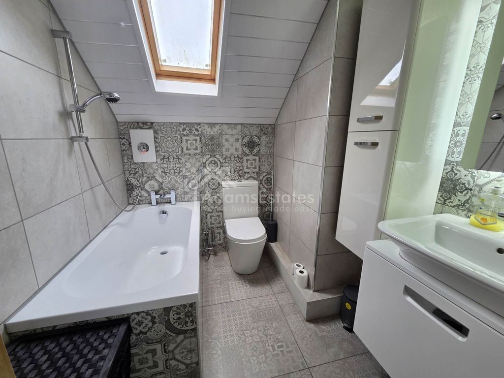 Additional image 12 of 3 bed semi-detached bungalow for saleSlaithwaite Road, Dewsbury WF12