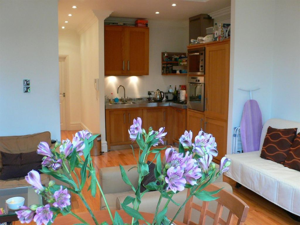 Property photo 1 of 2