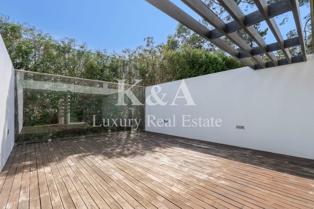 Property photo 2 of 31