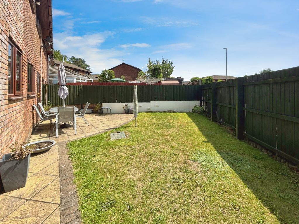 Property photo 3 of 17 Garden