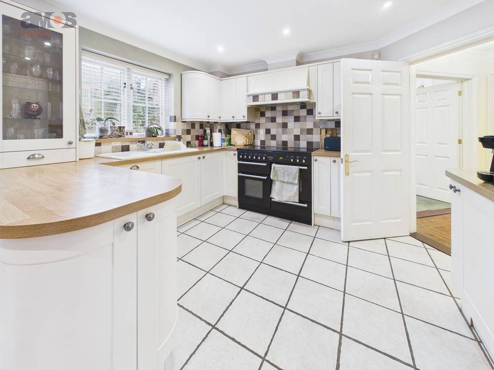 Property photo 2 of 25 4934662