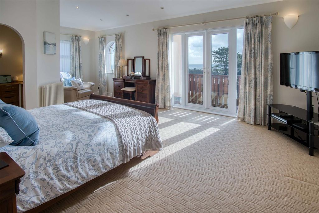 Property photo 3 of 37 Master Bedroom