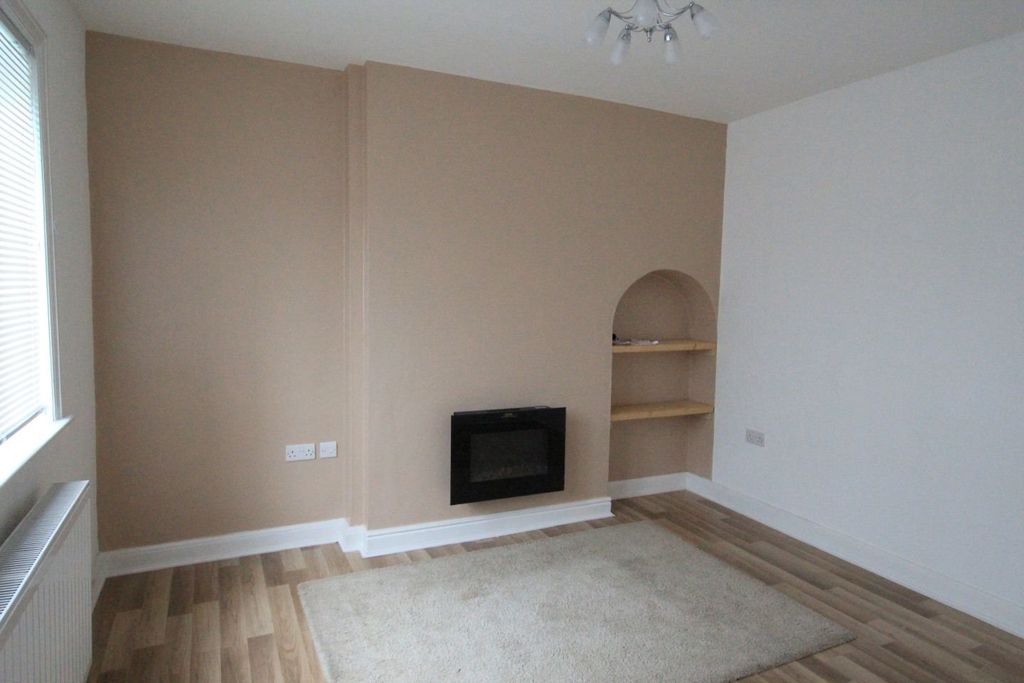 Property photo 3 of 8 Sitting Room