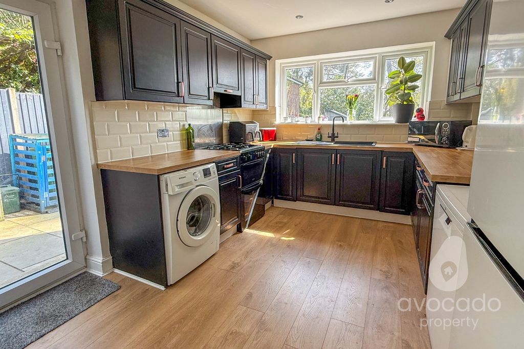 Property photo 3 of 15 5128468