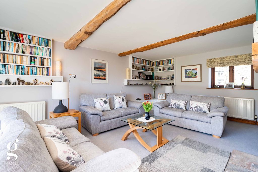 Property photo 3 of 37