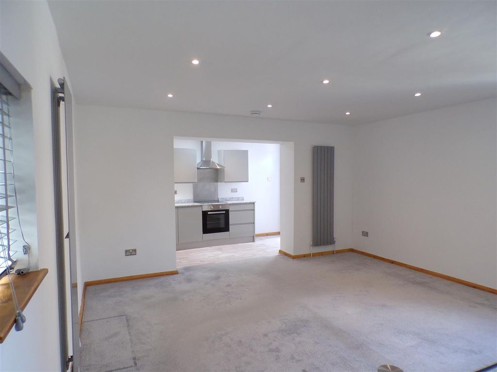 Property photo 2 of 13 Living Room.Jpg