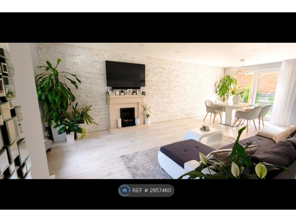 Property photo 2 of 35