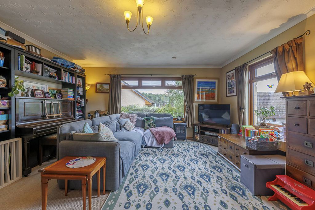Property photo 2 of 30