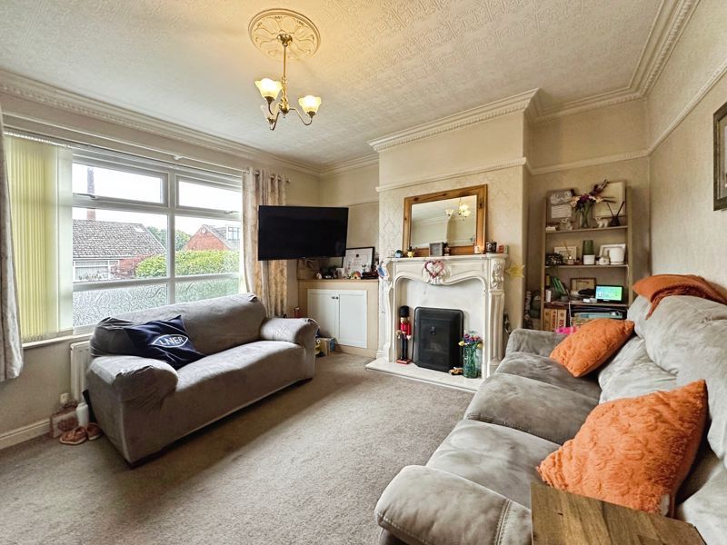 Property photo 2 of 14 Lounge