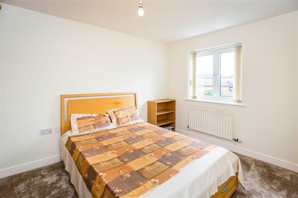 Property photo 3 of 7 Bedroom 1