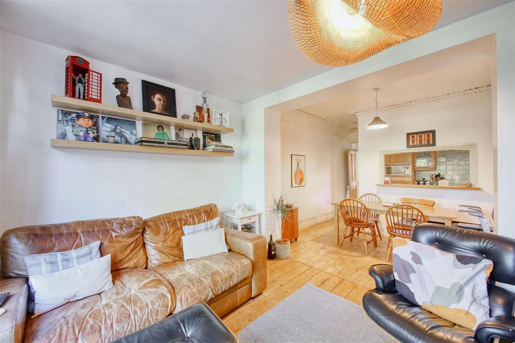 Property photo 2 of 9 Eden Harper Beechdale Road