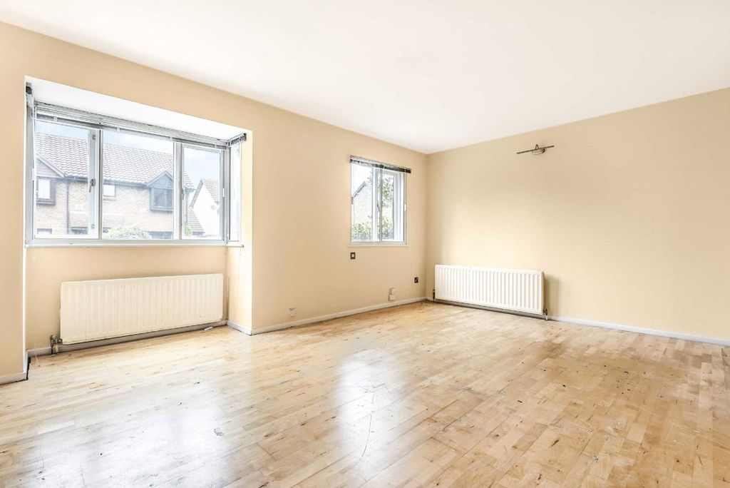 Property photo 2 of 6