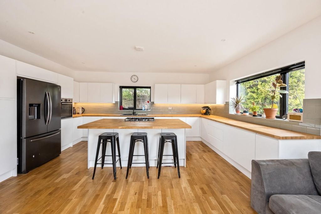 Property photo 3 of 26 New Barn Road, 26-011.Jpg
