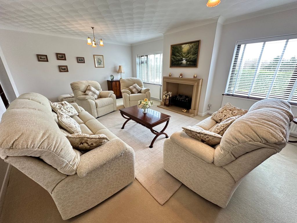 Property photo 3 of 24