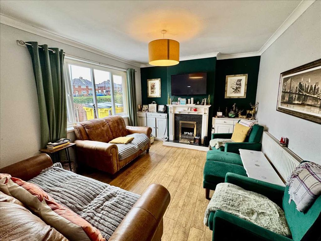 Property photo 2 of 9 Lounge